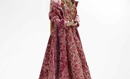 Facing Fans: Tonner gives facelifts to 2018 Holiday Debut dolls